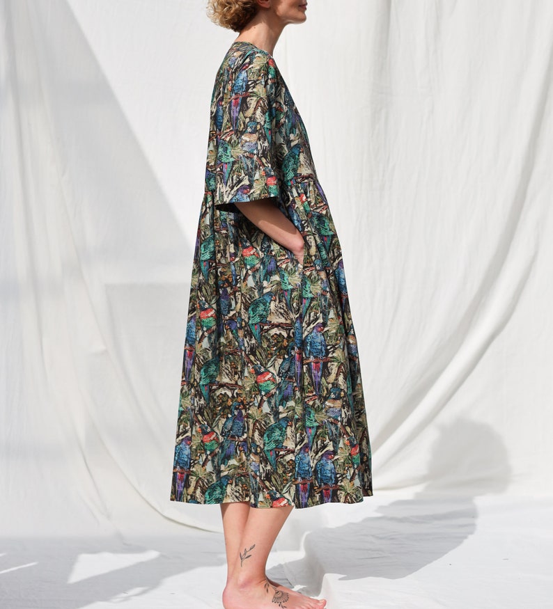 Loose wrap dress in exclusive print SONNY JAMES / OFFON Clothing zdjęcie 3