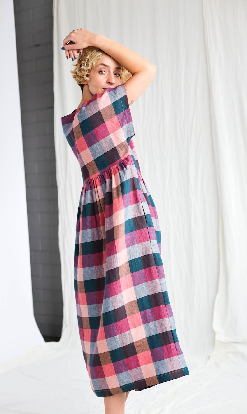 Oversize linen dress in checks SILVINA OFFON CLOTHING image 8