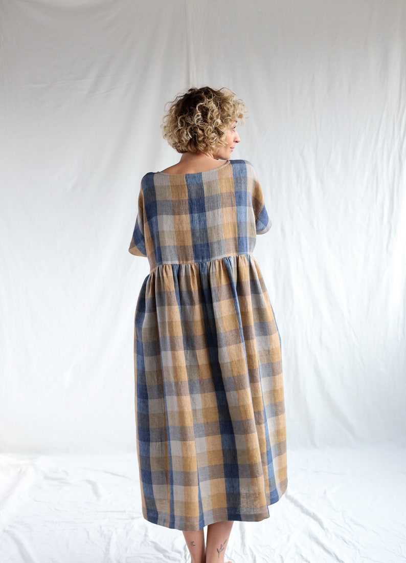 Linen oversize dress in checks SILVINA OFFON CLOTHING image 3