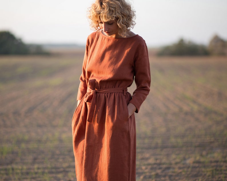 Linen midi dress in redwood Linen dress with a tie belt / OFFON CLOTHING image 3