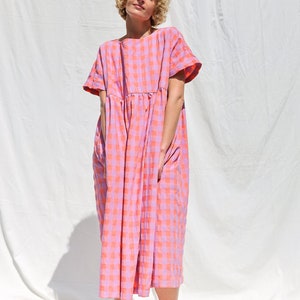 Vestido oversize de sirsaca cuadros SILVINA OFFON CLOTHING imagen 3