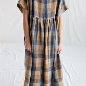 Linen oversize dress in checks SILVINA OFFON CLOTHING image 8