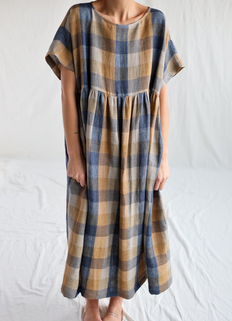 Linen oversize dress in checks SILVINA OFFON CLOTHING image 8