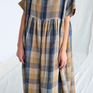 Linen oversize dress in checks SILVINA OFFON CLOTHING image 6