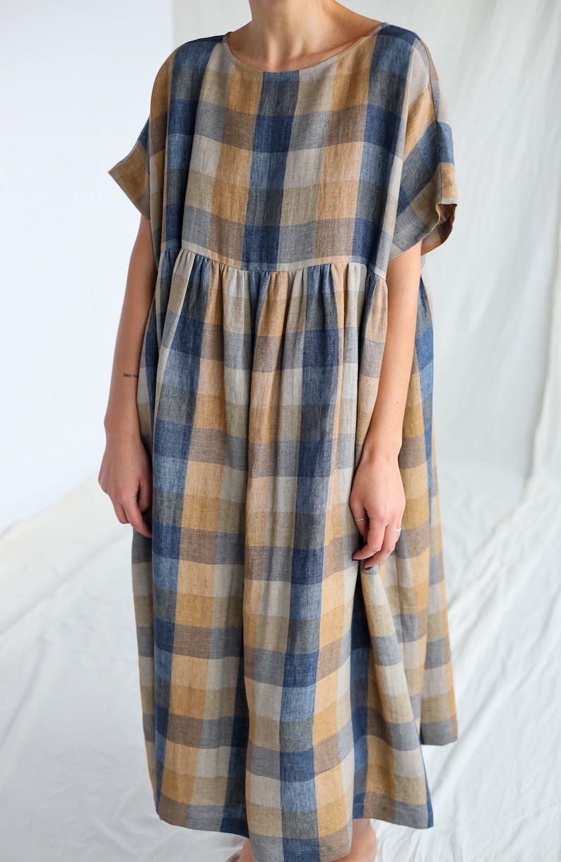 Linen oversize dress in checks SILVINA OFFON CLOTHING image 6