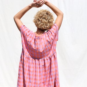 Robe oversize en seersucker à carreaux SILVINA OFFON CLOTHING image 6