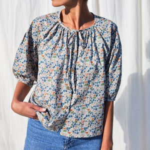 Blusa floral con botones LIU OFFON CLOTHING imagen 7