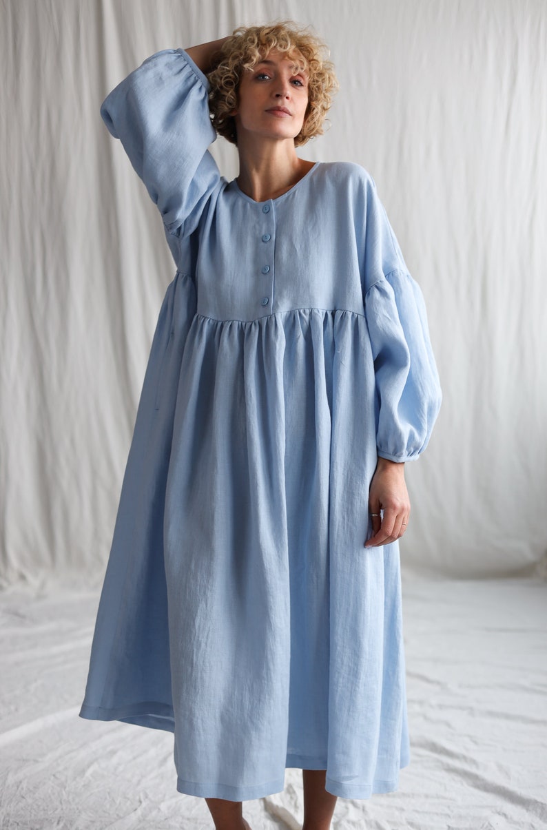 Robe bleu ciel en lin surdimensionnée à manches volumineuses GRETA OFFON CLOTHING image 4