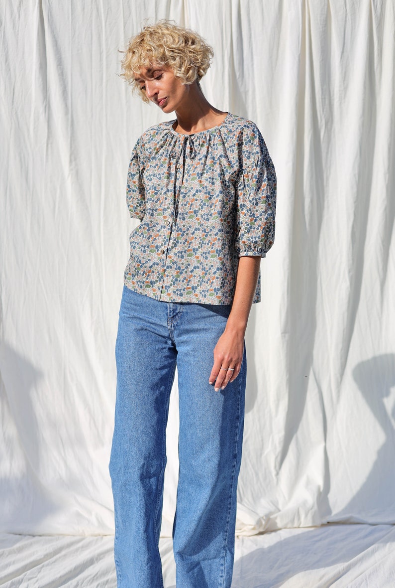 Blusa floral con botones LIU OFFON CLOTHING imagen 8