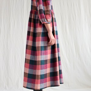 Linen V-neck puffy sleeve dress in checks OFFON CLOTHING image 7