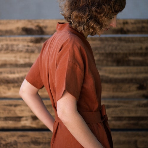 Linen jumpsuit with short sleeves in redwood/Handmade by OFFON CLOTHING shops