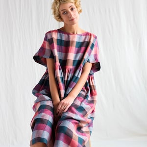 Oversize linen dress in checks SILVINA OFFON CLOTHING image 6