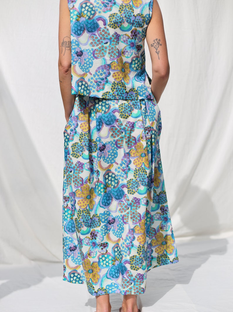 Blue floral print silky cotton pleated skirt OFFON CLOTHING image 2