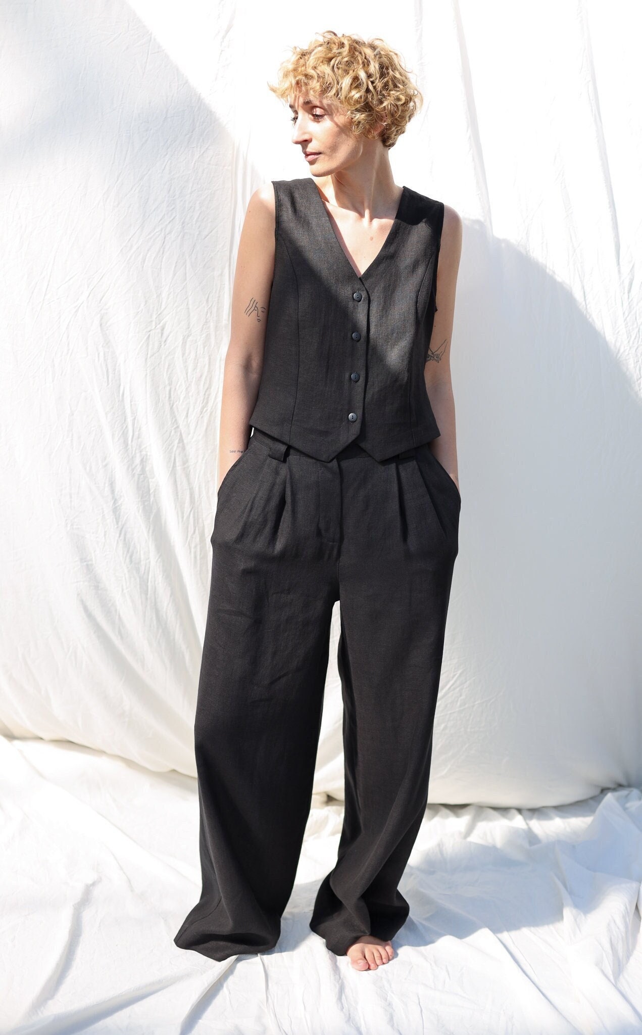 Klassische schwarze Leinenweste • OFFON CLOTHING