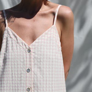 OFFON Clothingによるハンドメイド、シアサッカーチェック柄のノースリーブフリル裾マキシドレス 画像 10