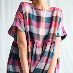 Oversize linen dress in checks SILVINA OFFON CLOTHING image 4