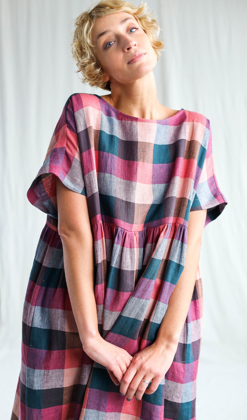 Oversize linen dress in checks SILVINA OFFON CLOTHING image 4