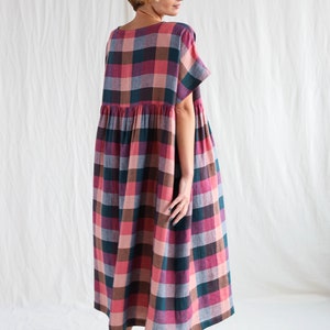 Oversize linen dress in checks SILVINA OFFON CLOTHING image 5