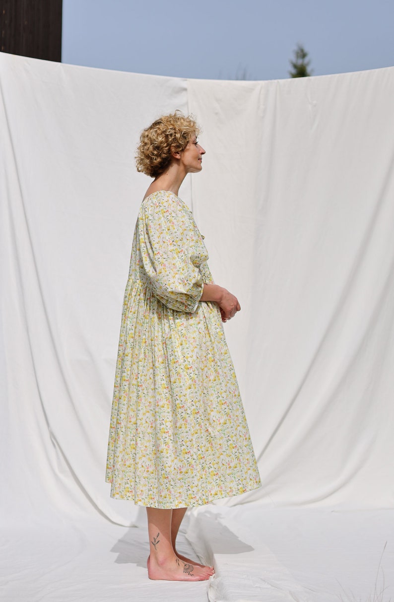 Robe d'été oversize réversible à imprimé floral jaune INKY FIELDS OFFON image 2