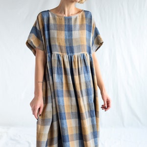 Linen oversize dress in checks SILVINA OFFON CLOTHING image 5