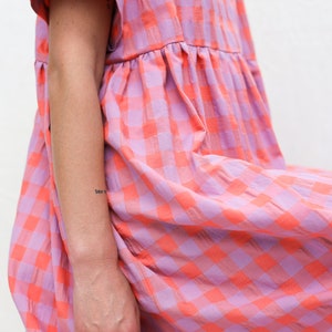 Übergroßes Seersucker-Karokleid SILVINA OFFON CLOTHING Bild 9