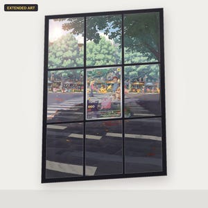 Peut inclure: Une décoration murale rectangulaire présentant une illustration divisée en grille d'une scène de rue urbaine avec des arbres et un passage piéton. Une carte à collectionner Pokémon avec Pikachu est intégrée, marquée EXTENDED ART.