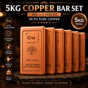 Könnte beinhalten: Ein Set aus fünf rechteckigen Kupferbarren, die jeweils 1kg wiegen und insgesamt 5kg ergeben. Die Barren tragen den Text 29 Cu, Copper 63.546, 8.96 g/cm3, eine Baumgrafik sowie den Text Made in India, One Kilogram 99.9% Fine Copper.