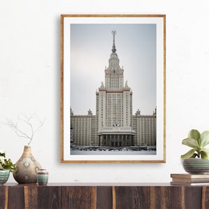 Photographie couleur de l'Université d'État de Moscou en Hiver Tirage sur Papier Lustré image 1