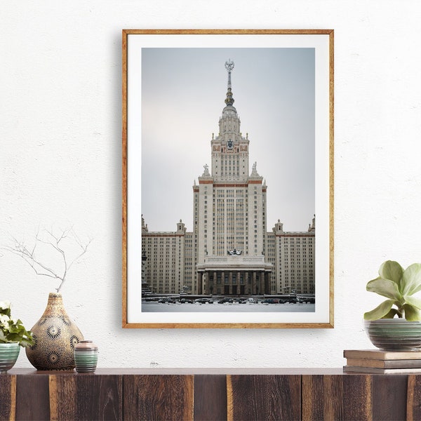 Photographie couleur de l'Université d'État de Moscou en Hiver - Tirage sur Papier Lustré