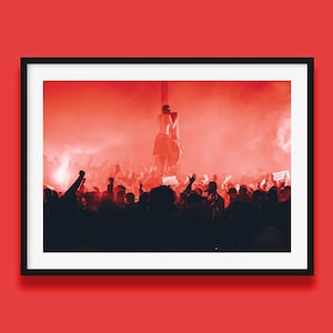 Impressão de futebol do PSG Ultras – Arte de parede de torcedores franceses – Fotografia de comemoração no estádio – Impressão vermelha do Ultras – Arte de futebol