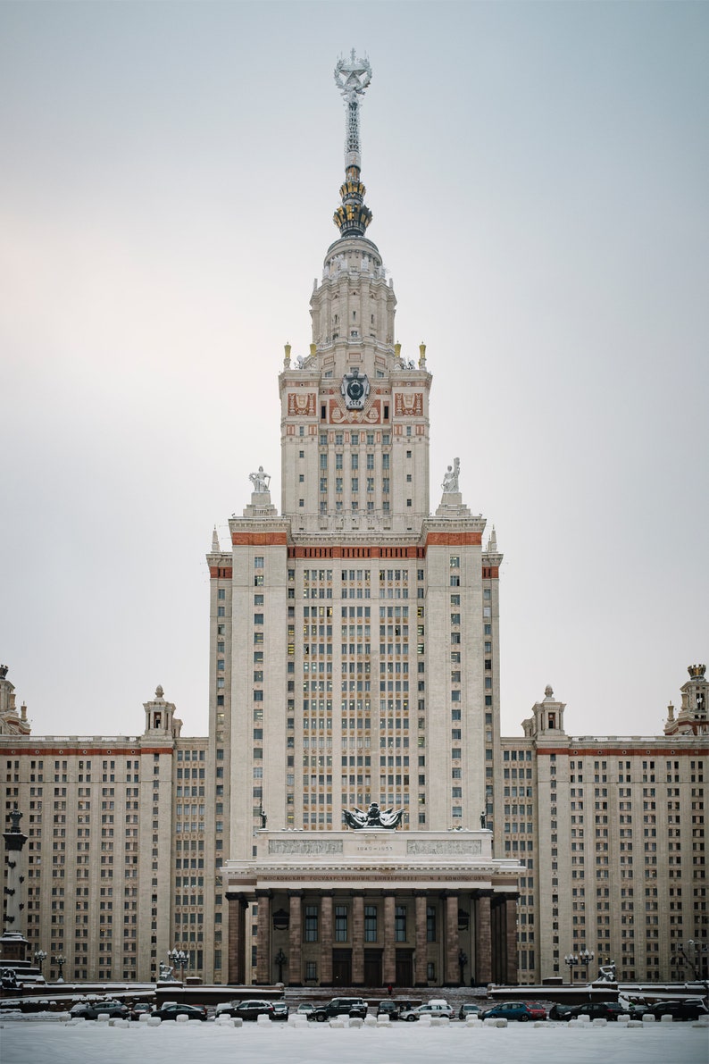Photographie couleur de l'Université d'État de Moscou en Hiver Tirage sur Papier Lustré image 2