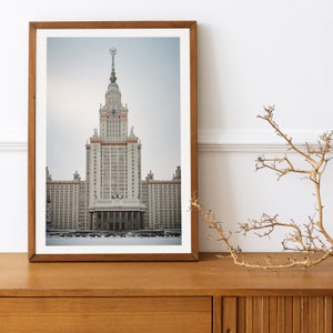 Photographie couleur de l'Université d'État de Moscou en Hiver Tirage sur Papier Lustré image 5