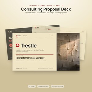 Könnte beinhalten: Eine 12-seitige Präsentationsvorlage für Beratungsvorschläge mit dem Titel Trestle. Das Design umfasst ein cremefarbenes Layout mit schwarzem Text, einem roten Logo und einem Foto von Papieren, die an einer Wand befestigt sind.