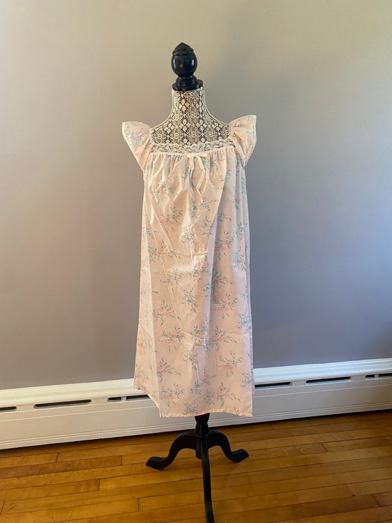 Vintage Carriage court nightgown NWT