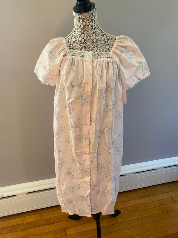 Vintage Carriage court nightgown NWT