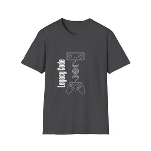 Legacy Code T-shirt | Retro gamecontroller DNA-design