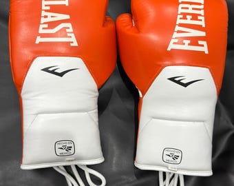 Gants de combat Everlast en cuir de vachette véritable.