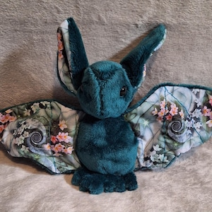 Peluche d'Halloween tourbillon de fleurs de chauve-souris