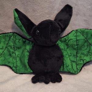 Plüsch-Fledermaus Green Swirl, Blättern, Halloween Stofftier