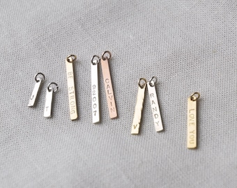 Charm adicional, colgante con inicial, mini colgante vertical con nombre, plata de ley, relleno de oro de 14 k, relleno de oro rosa