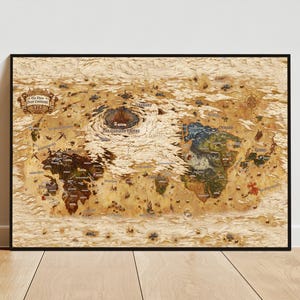 Puede incluir: Una impresión de arte mural rectangular que presenta un mapa de fantasía detallado titulado The Three Great Continents. El mapa muestra varias regiones, incluyendo The Garlean Empire, Ilsabard, Othard y Aldenard, en tonos sepia con un marco negro.