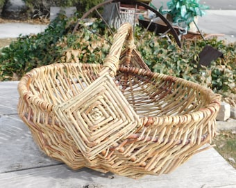 Vintage Twig Weaved Basket, Vintage Twig Basket, Country Rustic Spring Vintage Home Decor Vintage home Decor Memories Daysgonebytreasures *