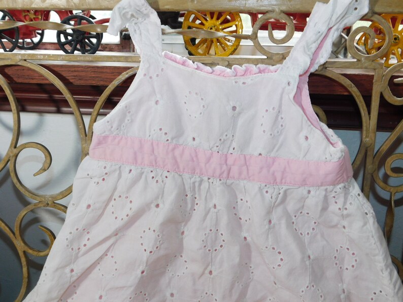 Cherokee 18 Mo Eyelet Embroderyed Pink and White Dress, Toddler Sun Dress, Vintage Little Girls Sun Dress : s*