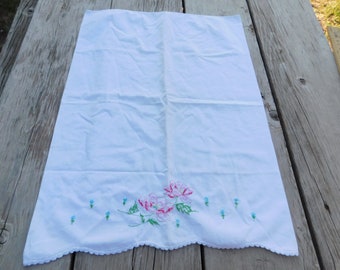 Vintage Embroidery Flowers an Leaves Twin Pillow Case, Vintage Twin Pillowcase Vintage bedroom Décor Vintage Bedding Daysgonebytreasures *y