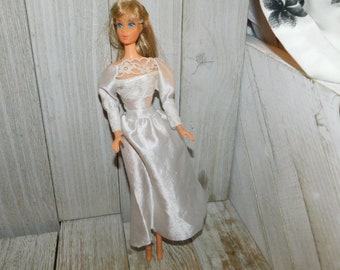 Vintage Fashion Doll Wedding Dress, Vint Doll Dress, Vintage Doll Clothes, Fashion Doll Clothes, Childhood Memories, Daysgonebytreasures,*c