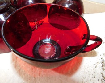 Ruby Red Punch Bowl Size Cups set Of 6, Vintage Red Mugs, Vintage Red Cups, Vintage Dishes, Vintage Kitchen, Red Mugs, Parties :)s