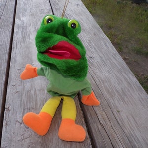 Frog Puppet, Hand Puppet, Green Frog Puppet, Puppet w Legs, Vintage Toys, Memories, Gift, Prop, Daysgonebytreasures *y