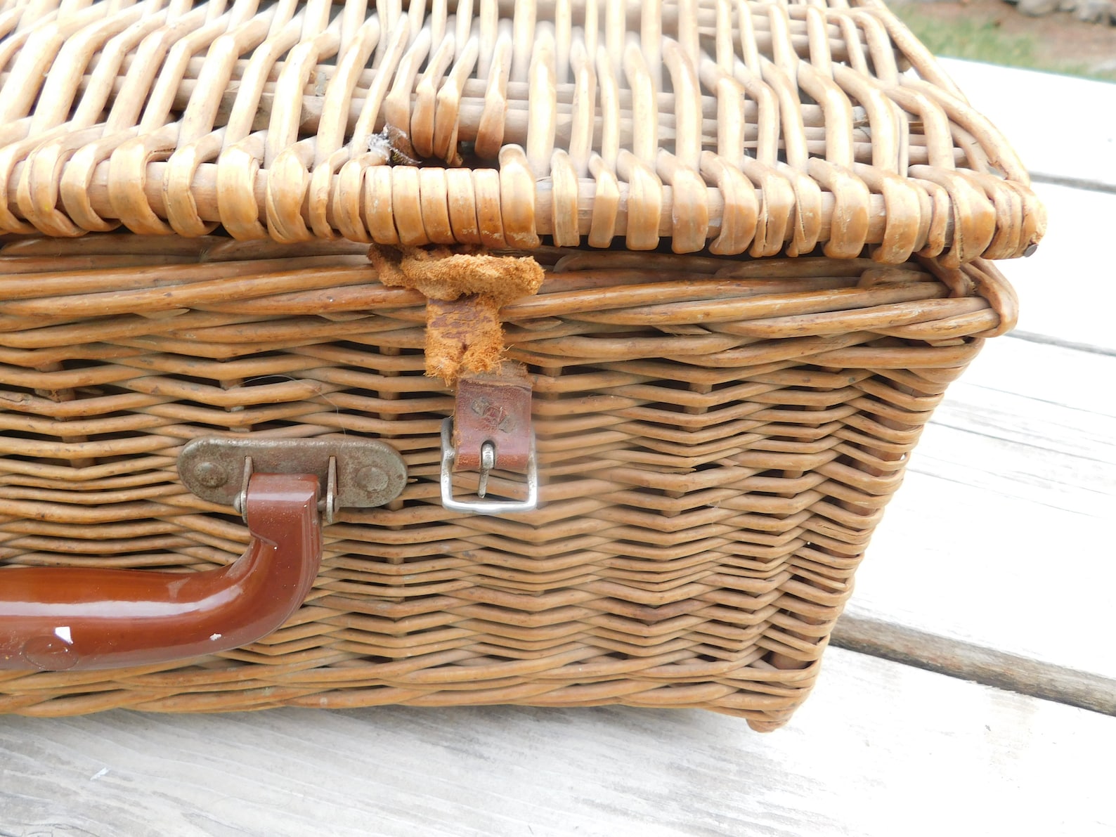 Big Sirram Picnic Basket Vintage Picnic Basket and Dishes Etsy