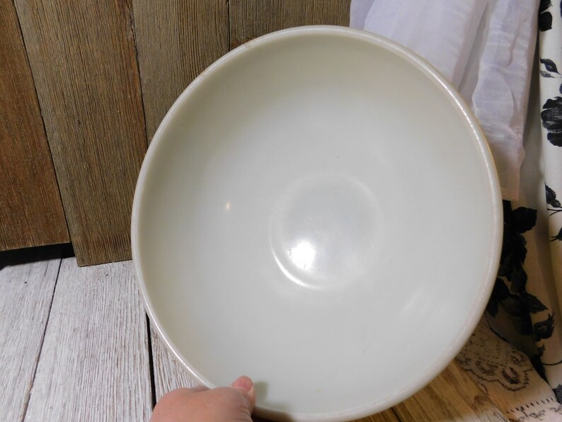 s*** Pyrex Mixing Bowl, Large Size Pyrex Bowl, Nesting Bowl, Country Kitchen Decor, Vintage Kitchen Decor, Country Home Decor, Movie Prop, :