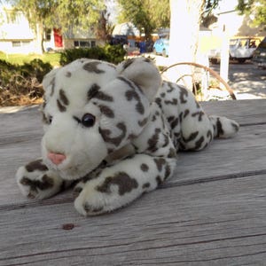 ANIMAL ALLEY Snow LEOPARD, Vtg Plush Vtg Stuffed Animal, Vtg Toys, Memories, Gift, Prop, Daysgonebytreasures